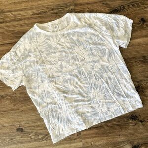 Aerie Blue and White Hawaiian Print Short Sleeve T-Shirt